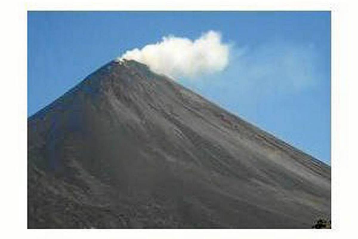 La Conred y Insivumeh pidieron precaución al tráfico aéreo debido a fumarolas que emanan de los volcanes de Pacaya y Fuego. (Foto: Tomado de Internet/ VANGUARDIA )