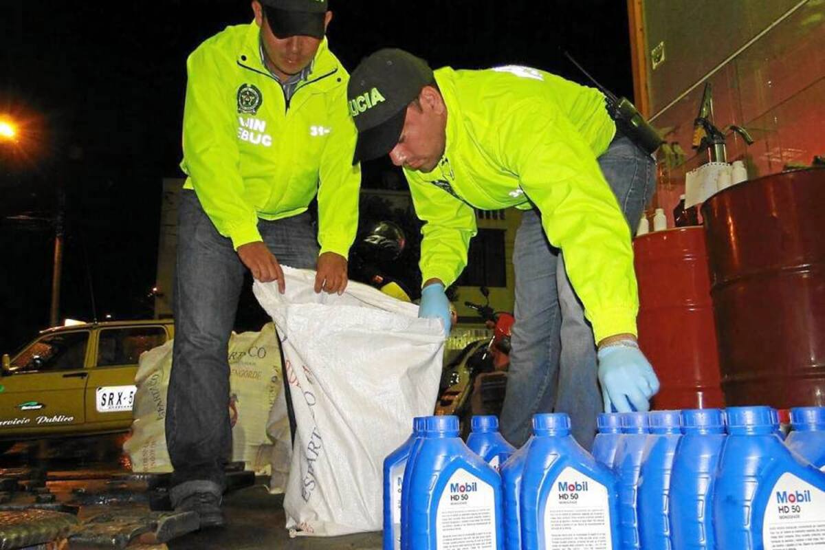 Incautan más de 1.000 litros de aceite para vehículos en Bucaramanga (Foto: Suministrada/VANGUARDIA LIBERAL)