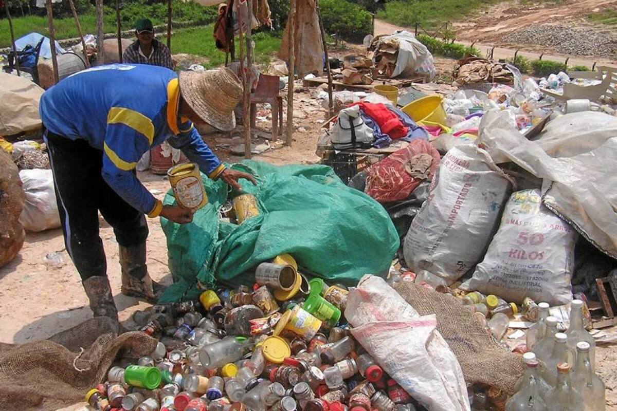 Un total de 45 recicladores informales se reunieron con el Municipio a través de la Piedecuestana, para legalizar su actividad y ser parte del proyecto de formulación del Pgirs en Piedecuesta. (Foto: Suministrada/ VANGUARDIA LIBERAL )