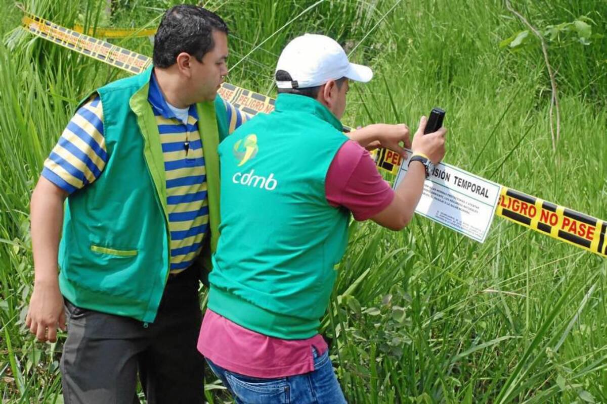 La Cdmb adelanta planes operativos de control a las construcciones y remociones de tierra en zonas cercanas a las franjas de los recursos hídricos en el Municipio. (Foto: Archivo/VANGUARDIA LIBERAL)