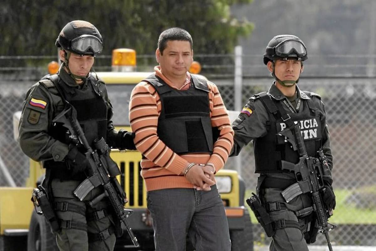 Este es el momento en que Josué Cuesta León alias ‘el viejo’, era extraditado por solicitud de Estados Unidos. (Foto: Archivo /VANGAURDIA LIBERAL)