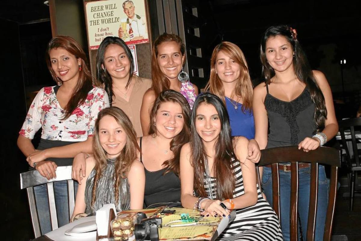 Paola Patiño, Vanesa Suárez, María Camila Alvernia, Natacha Reyes, Ana María Ortiz, Aní Torres, Tatiana Sierra y Jesica Arciniegas. (Foto: Mauricio Betancourt / VANGUARDIA LIBERAL)