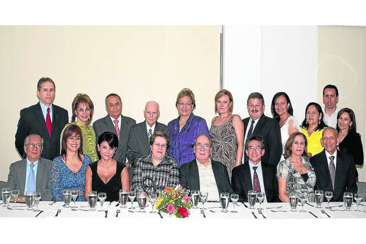 Jorge Rodríguez, Díaz, Gloria Quiroz, Jorge Marín Palacios, Efraín Ardila García , Flora Vergara, Angélica María Gómez, Antonio Bonilla Nova, Nidia González, Estela Amaya, Orlando Rivera, Carlos Enrique Moscoso, Martha Mendoza, Mónica Mantilla Otero, Lilian Suarez, Jaime Trillos, Enrique Carlos Pita, Irella Velandia, Luis Eduardo Tarifa y Erika Velazco. (Foto: Mauricio Betancourt / VANGUARDIA LIBERAL)