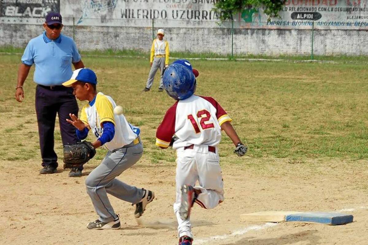 El Club Infantas de Barrancabermeja derrotó en Cuartos de Final a la novena de Padres de Lorica. (Foto: Edgar Pernett/VANGUARDIA LIBERAL)