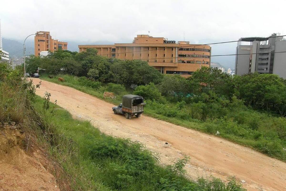 La falta de recursos en el AMB ha obligado a que obras importantes como la Transversal de El Bosque tengan que ser financiadas a través de contribuciones como la valorización, con el consecuente rechazo de la comunidad. (Foto: Archivo / VANGUARDIA LIBERAL)