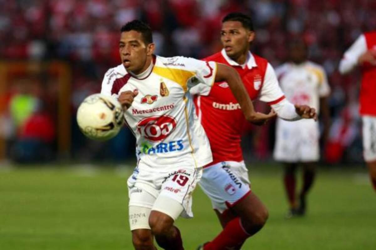 Wilder Medina marcó el gol con el que Deportes Tolima derrotó a Santa Fe y le arrebató el cupo a la final de la Liga Postobón II. (Foto: Colprensa / VANGUARDIA LIBERAL)