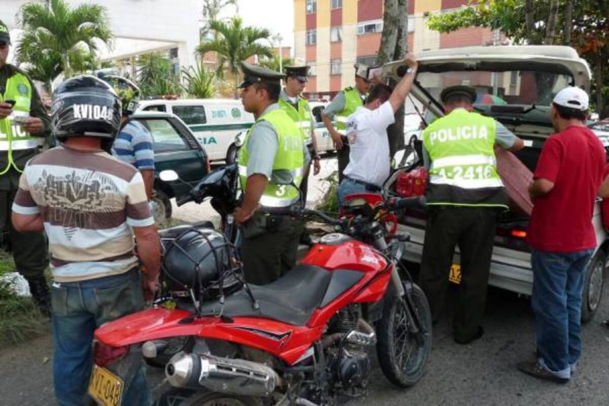 La Policía ha aumento los controles en los puntos críticos de seguridad lo que le ha permitido este año la captura de 1.238 personas por la comisión de diferentes delitos. (Foto: Julio César Alvarado/VANGUARDIA LIBERAL)