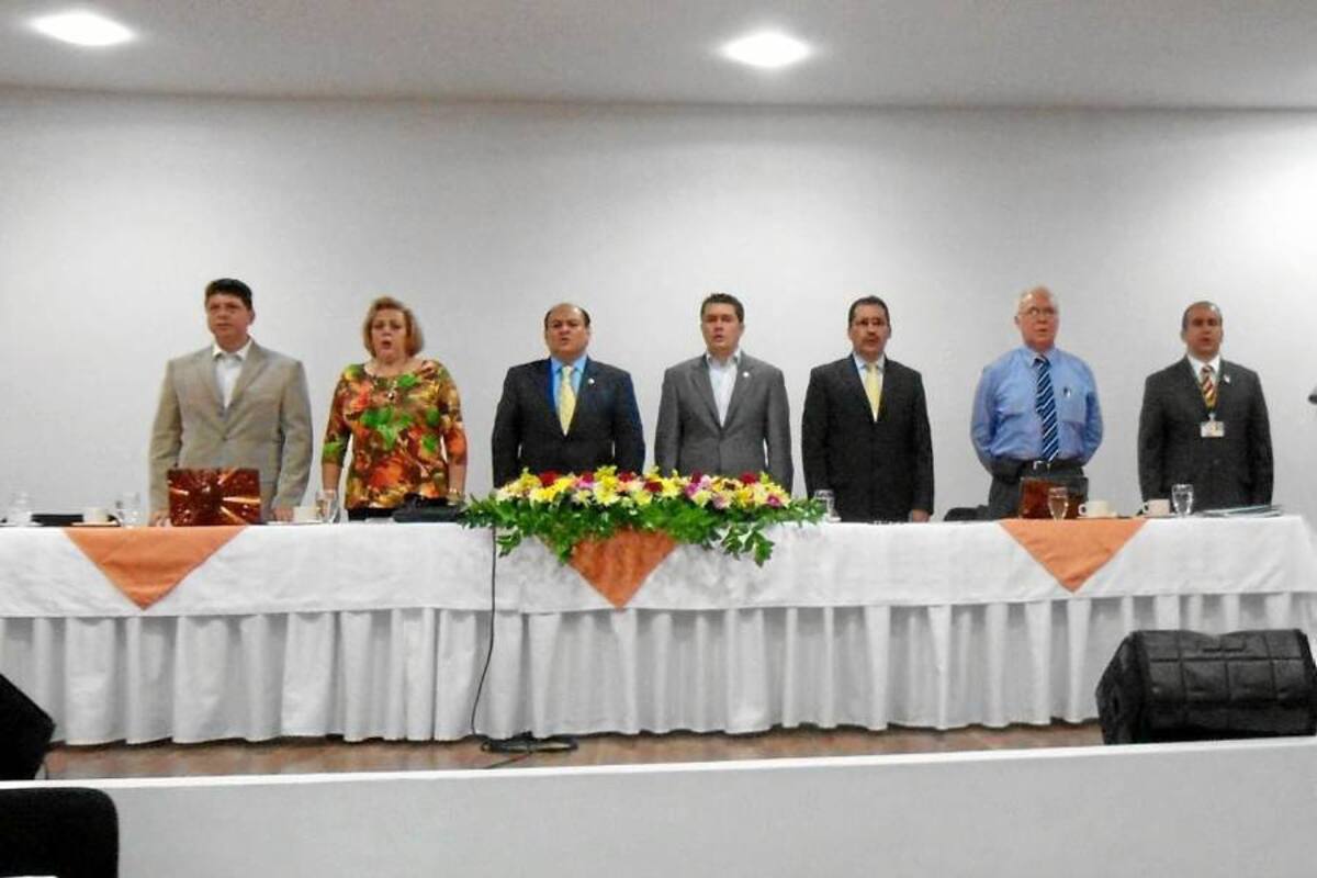 La Asamblea Extraordinaria de la Corporación Autónoma Regional Cas se cumplió con la asistencia de alcaldes de municipios donde tiene jurisdicción dicha corporación, así como delegados de otras entidades. (Foto: Nancy Acuña R. /VANGUARDIA LIBERAL)