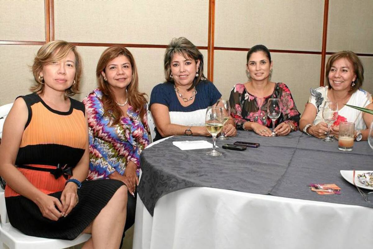Adriana Vega, Gloria Amparo Fuentes, Gloria Cárdenas, Lina Díaz y Martha Vega. (Foto: Foto: Mauricio Betancourt / VANGUARDIA LIBERAL)