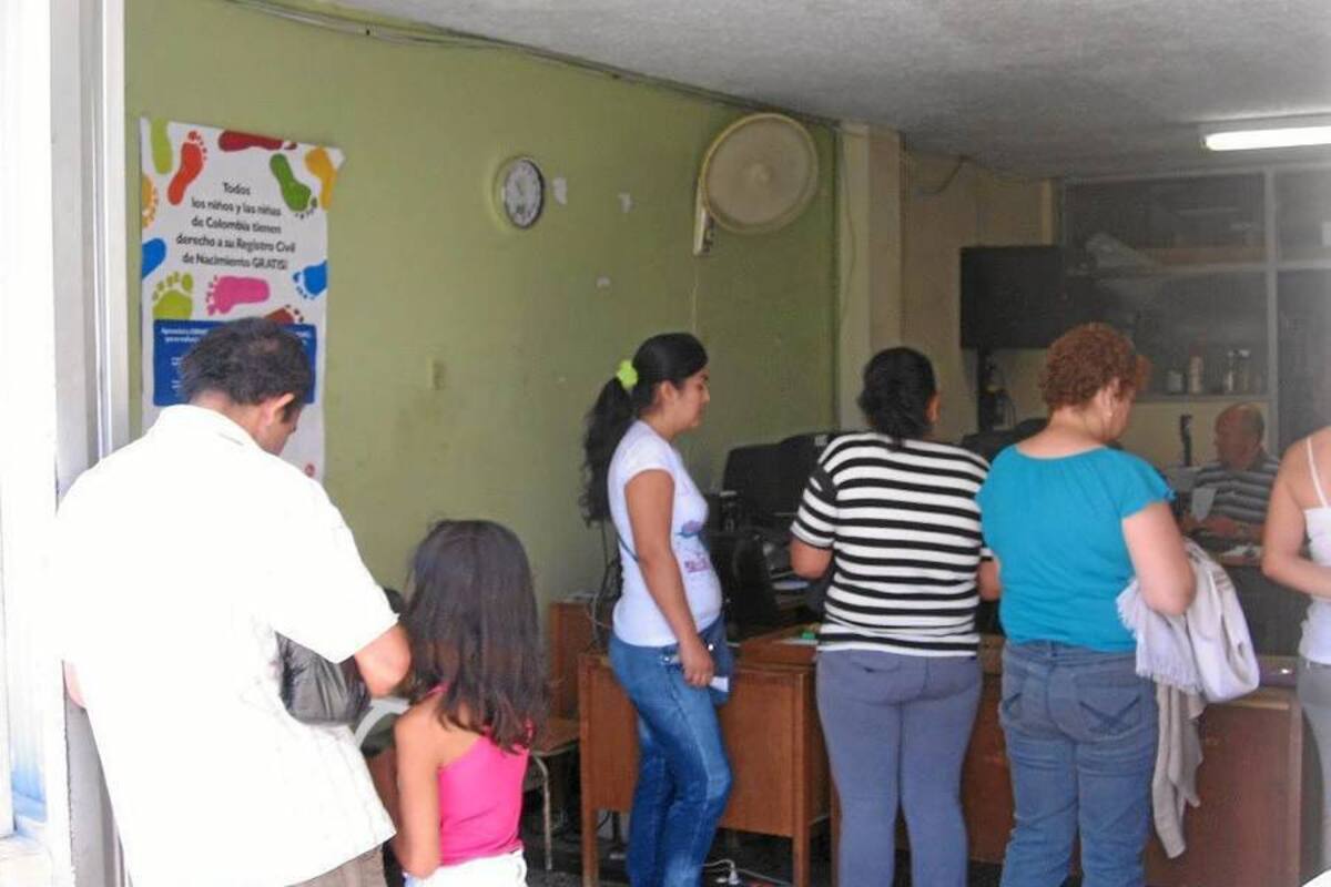 Los barboseños se acercan a diligenciar sus documentos en la Registraduría. Esta semana hay servicio pero la próxima no se asegura que envíen otro delegado. Hasta el primero de febrero habrá nueva Registradora Municipal. (Foto: Archivo/VANGUARDIA LIBERAL )