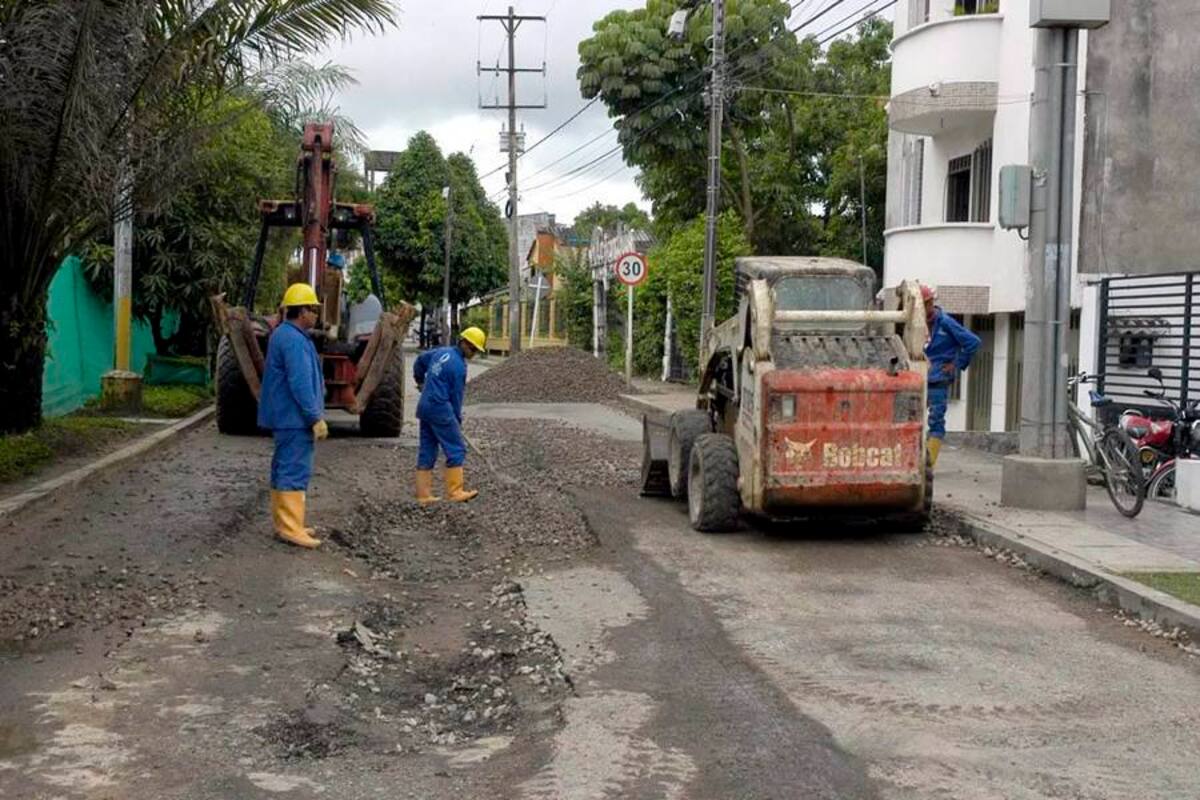 El lunes festivo terminarían los trabajos de adecuación vial entre las calles 57 y 58 de la Avenida Circunvalar. El martes se abriría el paso para todo tipo de vehículos, a excepción de los pesados sin carga, según lo aseguraron representantes de la firma contratista Microtu (Foto: Edgar Pernett/VANGUARDIA LIBERAL)
