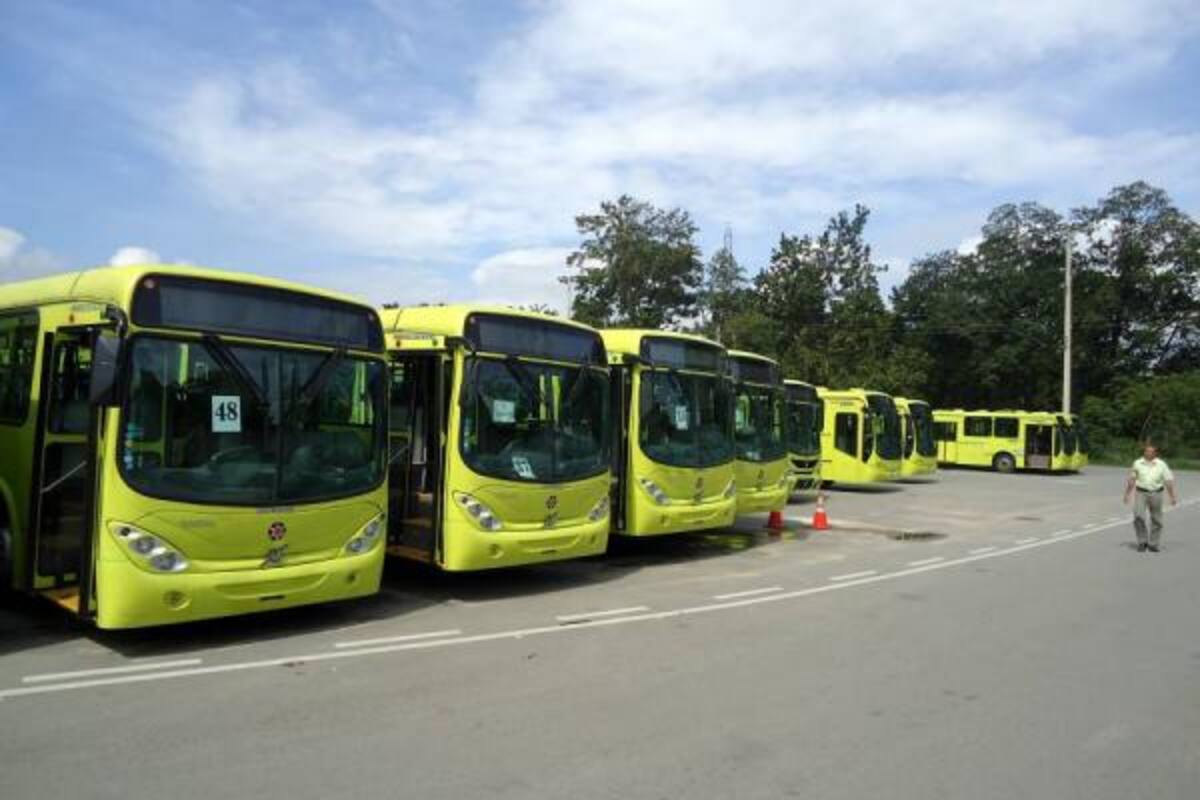 El gerente de Metrocinco Plus indicó que "los 62 buses que pidió ya llegaron y no están haciendo nada... es injusto que nos echen la culpa de que la fase II está retrasada y que nos sancionen por ello".(Foto: Juan Carlos Chío / VANGUARDIA LIBERAL)
