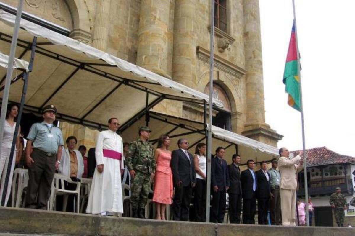 Como es tradición en el municipio con motivo de tan importante celebración, sus habitantes lucirán con orgullo desde cada uno de los hogares, la bandera del Socorro para engalanar esta gran fiesta. (Foto: Archivo/VANGUARDIA LIBERAL )