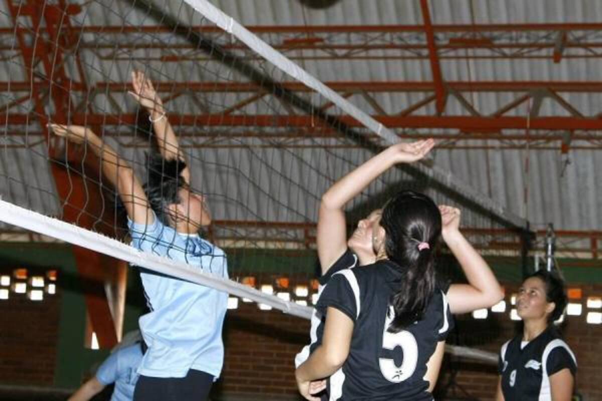 Los escenarios deportivos de Bucaramanga nuevamente estarán abarrotados por los mejores deportistas intercolegiados durante la final departamental de las justas. Serán más de mil deportistas quienes compitan por los títulos en 17 disciplinas. (Foto: Archivo / VANGUARDIA LIBERAL)