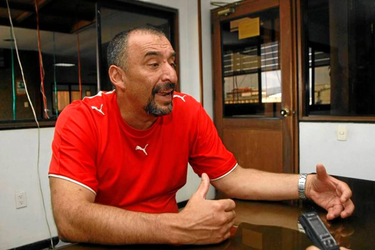 El entrenador argentino Enrique Alonso será el expositor de la Clínica Departamental de Actualización de Baloncesto, que se llevará a cabo entre el 20 y 22 de enero en Bucaramanga. (Foto: César Flórez / VANGUARDIA LIBERAL)