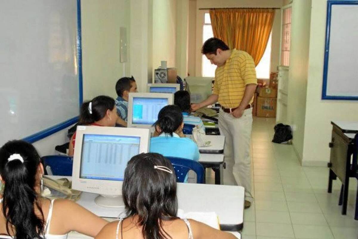 Los cursos iniciarán el 9 de abril en la sala de informática de la Ecam en Floridablanca. (Foto: Archivo/VANGUARDIA LIBERAL)