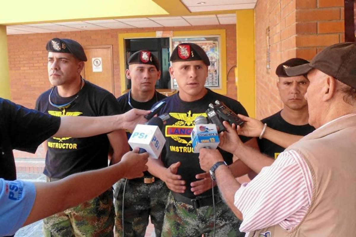 El capitán Tomás Morales, instructor de la Escuela Lanceros informa que se incorporaran 72 hombres que se someterán a pruebas de alta exigencia física. (Foto: Nancy Acuña R./VANGUARDIA LIBERAL)