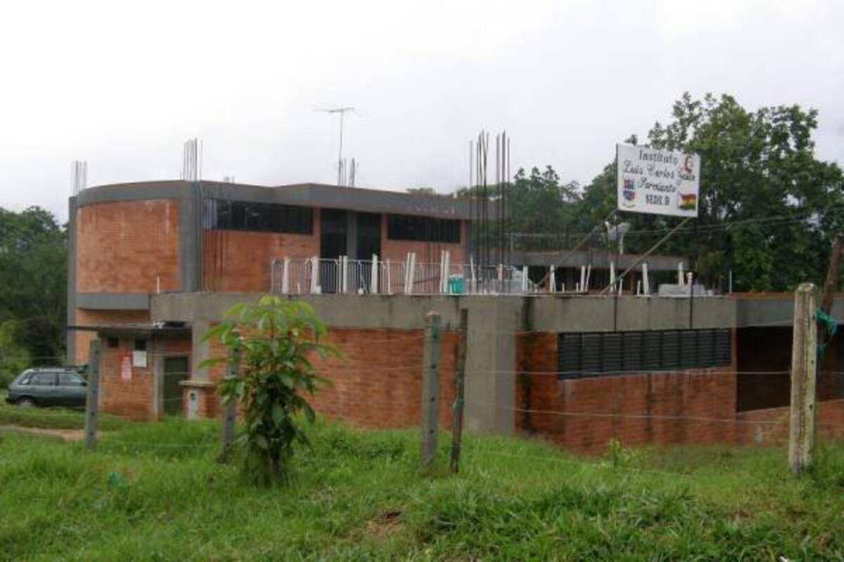 La sede B del colegio Luis Carlos Galán Sarmiento de Piedecuesta está sin servicio de vigilancia y portería. Situación los padres de familia denunciaron como "negligencia" y falta de apoyo del alcalde que no ha dado solución al problema. Esta sede está ubicada en el barrio Los Cisnes.(Foto: Sully Catherine Santos H./VANGUARDIA LIBERAL )