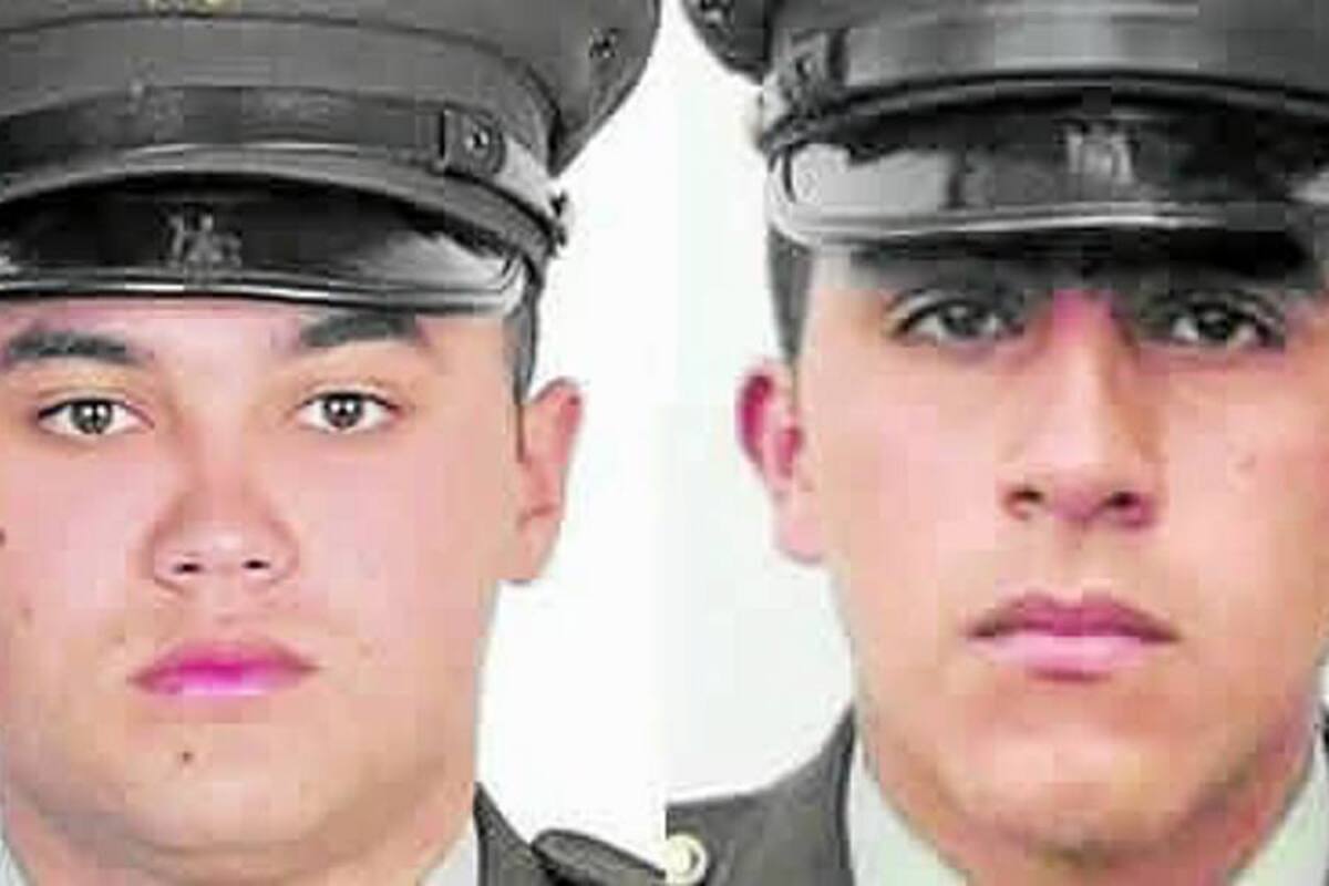 Estos son los dos policías que serán liberados hoy. Cristian Camilo Yate y Víctor Alfonso González, quienes fueron secuestrados el pasado 25 de enero. (Foto: Tomada de internet/VANGUARDIA LIBERAL)