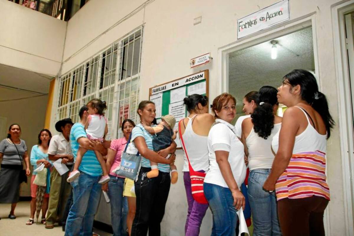 En el Centro Cultural, madres titulares del programa Familias en Acción se reunieron para conformar comités que propenden por mejorar este programa (Foto: Suministrada/VANGUARDIA LIBERAL)