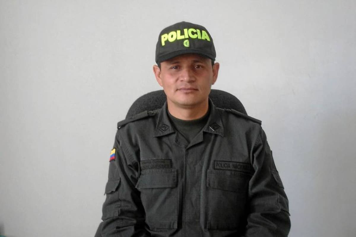 El teniente coronel Nelson Quiñones Manchola asume como comandante de policía Tercer Distrito - Barbosa. (Foto: Nancy Acuña R. / VANGUARDIA LIBERAL)