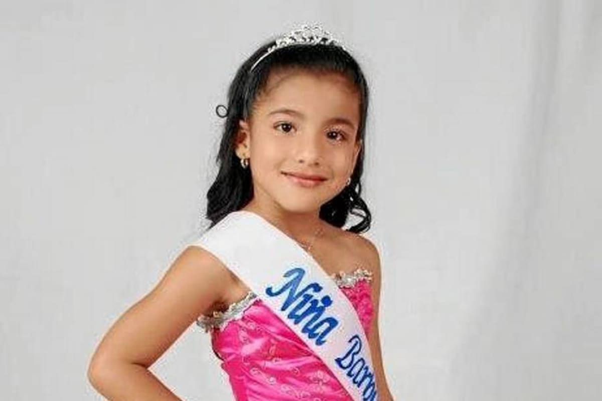 Juliana Ardila, Niña Barbosa 2011-2012, entregará la corona en septiembre cuando se conozca el nombre de su sucesora. (Foto: Suministrada /VANGUARDIA LIBERAL)
