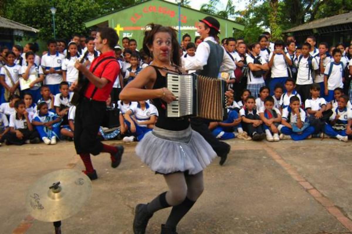Todos los sábados, el Centro Cultural Horizonte, ubicado junto a Paloka, realiza presentaciones culturales. Gracias a su buena acogida, los actos se trasladan, frecuentemente, para otras comunas de la ciudad.(Foto: Edgar Pernett/VANGUARDIA LIBERAL)