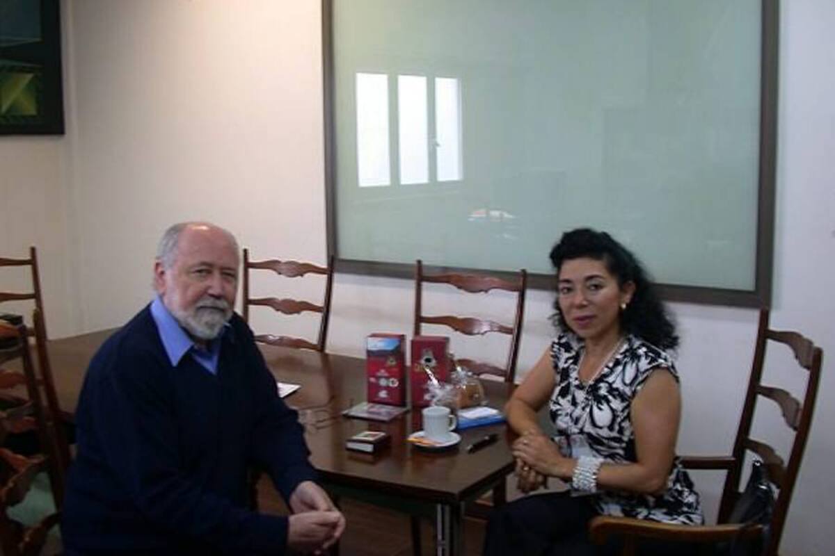 En la imagen, el vice rector de la Universidad de Mar del Plata, Argentina y la educadora, ponente del proyecto de la Universidad Libre, Henly Mylene Flórez Villamizar. (Foto: Suministrada/VANGUARDIA LIBERAL)