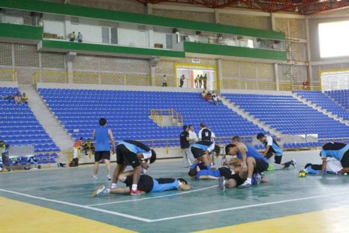 Argentina fue la primera selección del Grupo A en llegar a Bucaramanga, lo hizo el pasado viernes en la noche y desde el sábado ha realizado varias sesiones de entrenamiento en el Coliseo Bicentenario Alejandro Galvis Ramírez, sede oficial del X Campeonato Mundial de Fútbol de Salón.(Foto: César Flórez / VANGUARDIA LIBERAL)
