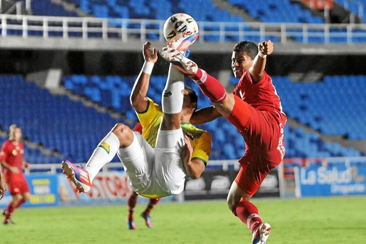 Atlético Bucaramanga debutará en la primera fecha de los cuadrangulares semifinales contra el América de Cali. (Foto: Archivo / VANGUARDIA LIBERAL)