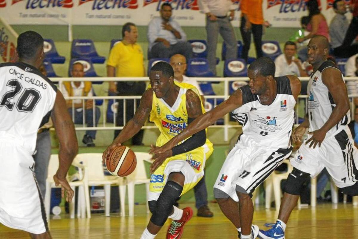Con una nómina reducida por las lesiones de varios de sus principales jugadores, Búkaros Freskaleche logró un triunfo de dos posibles ante Once Caldas en Manizales. (Foto: Archivo / VANGUARDIA LIBERAL)