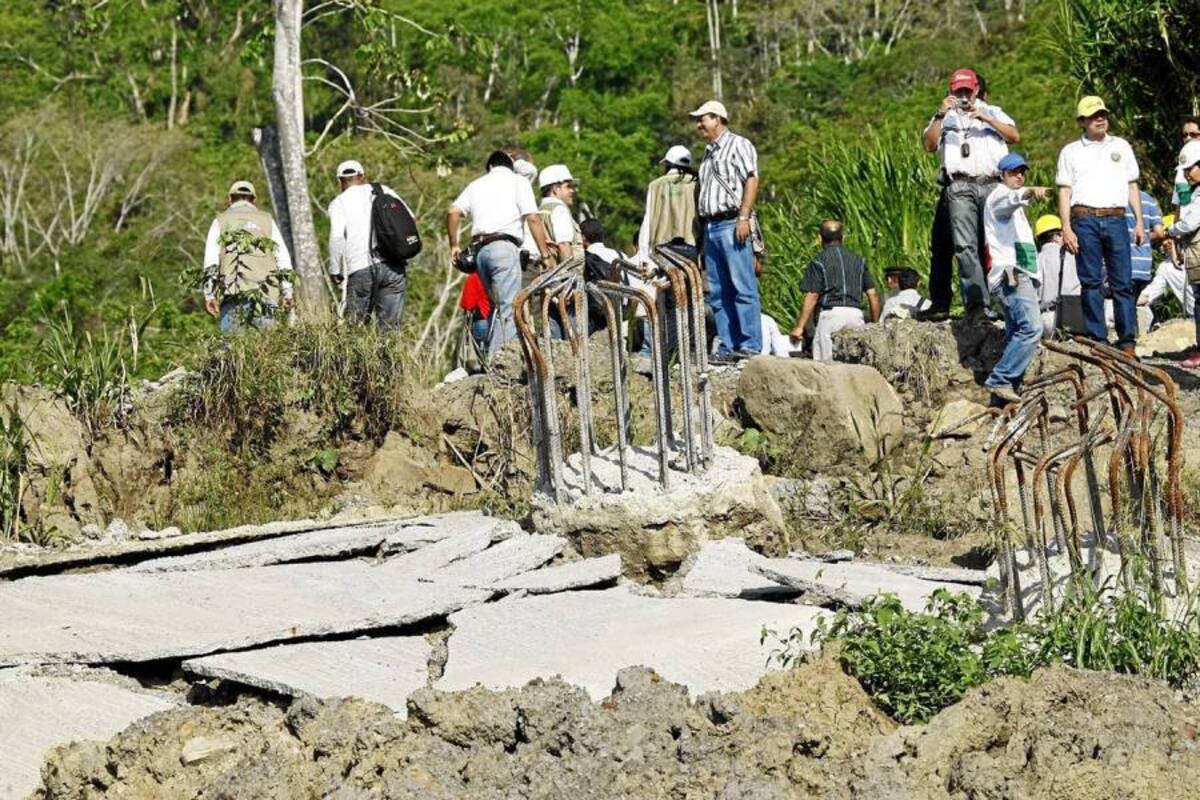 La compañía aseguró que mientras los expertos evalúan la situación, se continuará con las obras sobre el trazado actual. (Foto: César Flórez/VANGUARDIA LIBERAL)