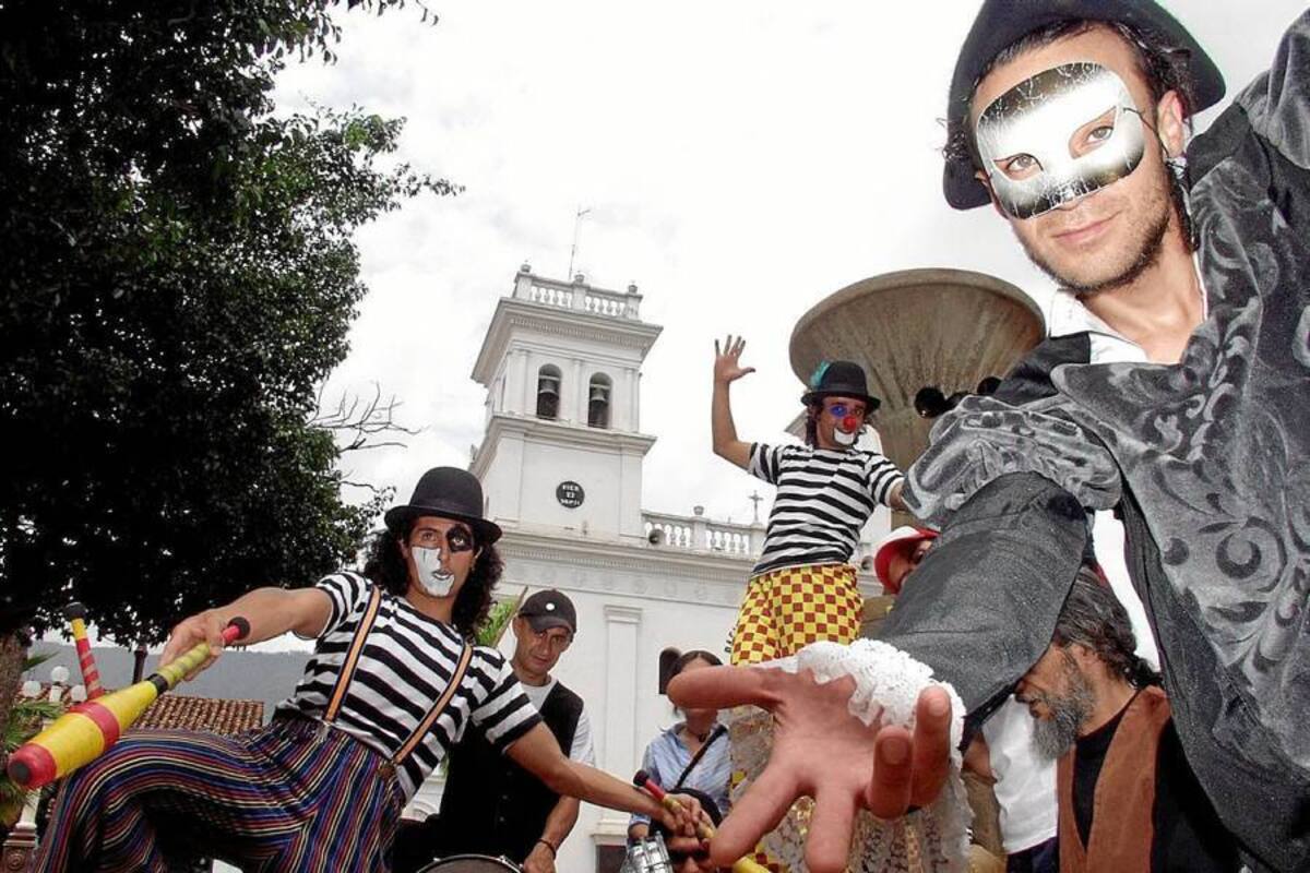El Ministerio de Cultura convoca a los Gironeses