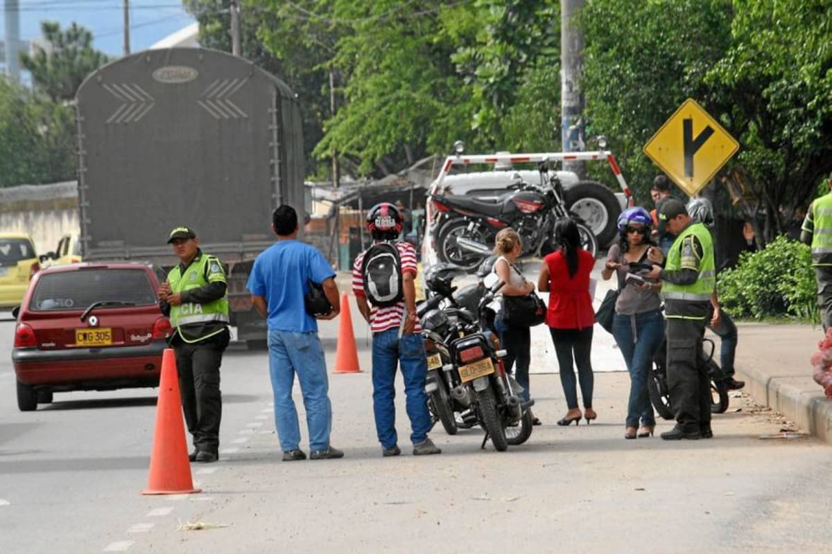 Las autoridades de tránsito refuerzan los operativos viales para evitar accidentes. (Foto: Archivo/VANGUARDIA LIBERAL)
