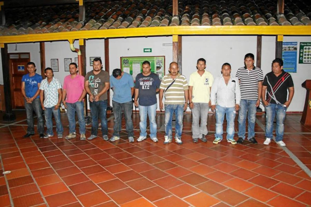 Los 12 capturados no aceptaron los cargos que la Fiscalía les imputó por los delitos de fabricación, tráfico y porte de estupefacientes y concierto para delinquir agravado. Por tal razón son considerados inocentes, hasta tanto la Fiscalía logre demostrar lo contrario. (Foto: Suministrada/VANGUARDIA LIBERAL )