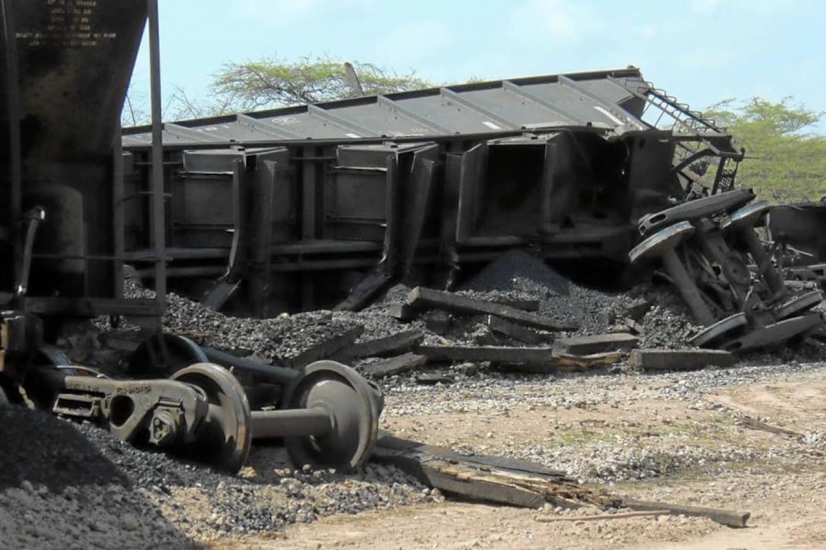 Las autoridades atribuyen el atentado a la incursión de hombres del frente 59 de las Farc, quienes habrían instalado 20 kilos de explosivo amonal en el sector. (Foto: Suministrada/VANGUARDIA LIBERAL)