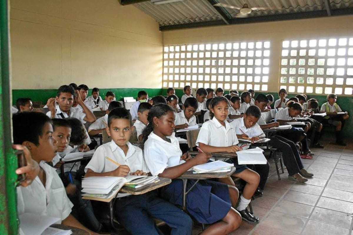 El Municipio anuncio en el sector educativo proyecciones de crecimiento en matriculas para nuevos estudiantes. Según el gobierno la meta es ascender en 800 nuevos cupos para el 2012. (Foto: Archivo/ VANGUARDIA LIBERAL)