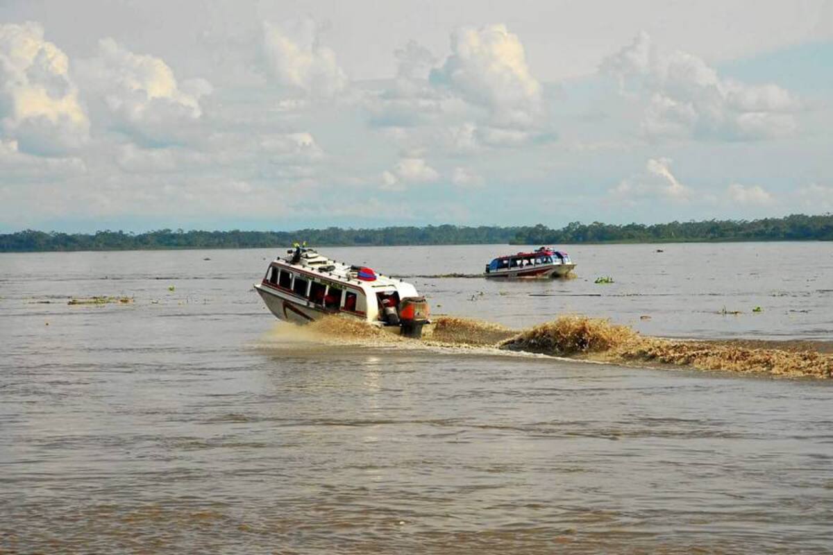 Personal de la Defensa Civil de Puerto Wilches y Cantagallo se encontraba ayer en la tarde en la búsqueda de la única desaparecida luego del naufragio de una chalupa. (Foto: Archivo/VANGUARDIA LIBERAL)