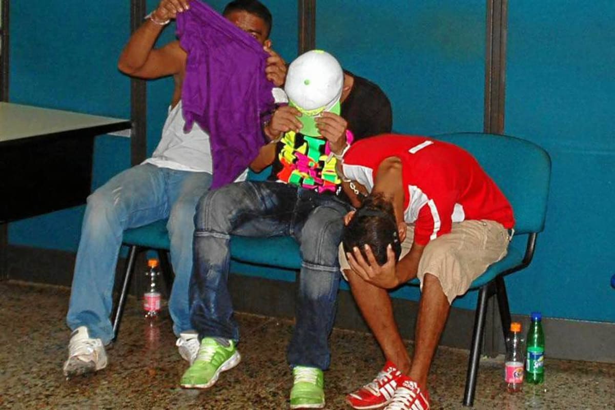 Tres jóvenes fueron capturados por intentar agredir a policías (Foto: Suministrada /VANGUARDIA LIBERAL)