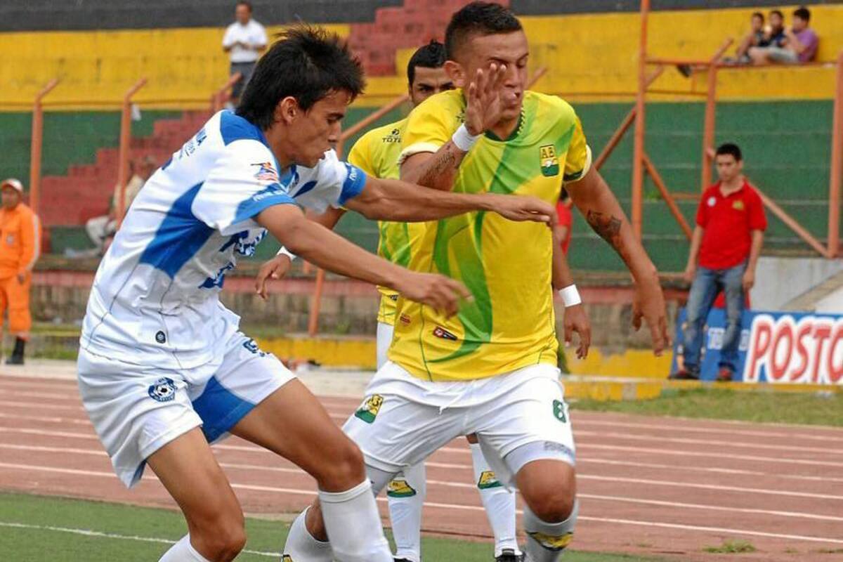 Atlético Bucaramanga y Real Santander verán acción esta tarde en el Torneo de Ascenso. Los ‘leopardos’ visitan a Bogotá y los ‘albos’ reciben a Llaneros. (Foto: Archivo/VANGUARDIA LIBERAL)