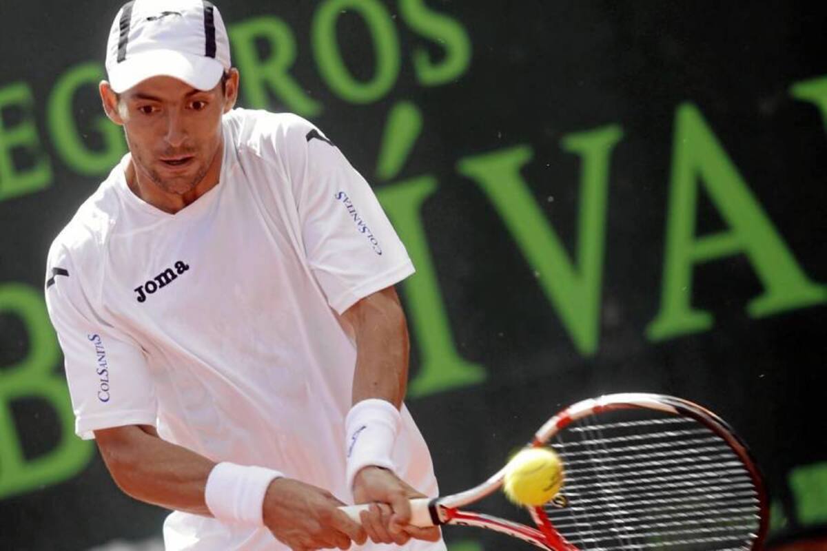 La final del Seguros Bolívar Open que debía jugarse ayer entre los colombianos Alejandro Falla y Santiago Giraldo fue suspendida por lluvia. El duelo definitivo comenzará hoy a las 12 del mediodía en las instalaciones del Club El Rancho. (Foto: Colprensa/VANGUARDIA LIBERAL)