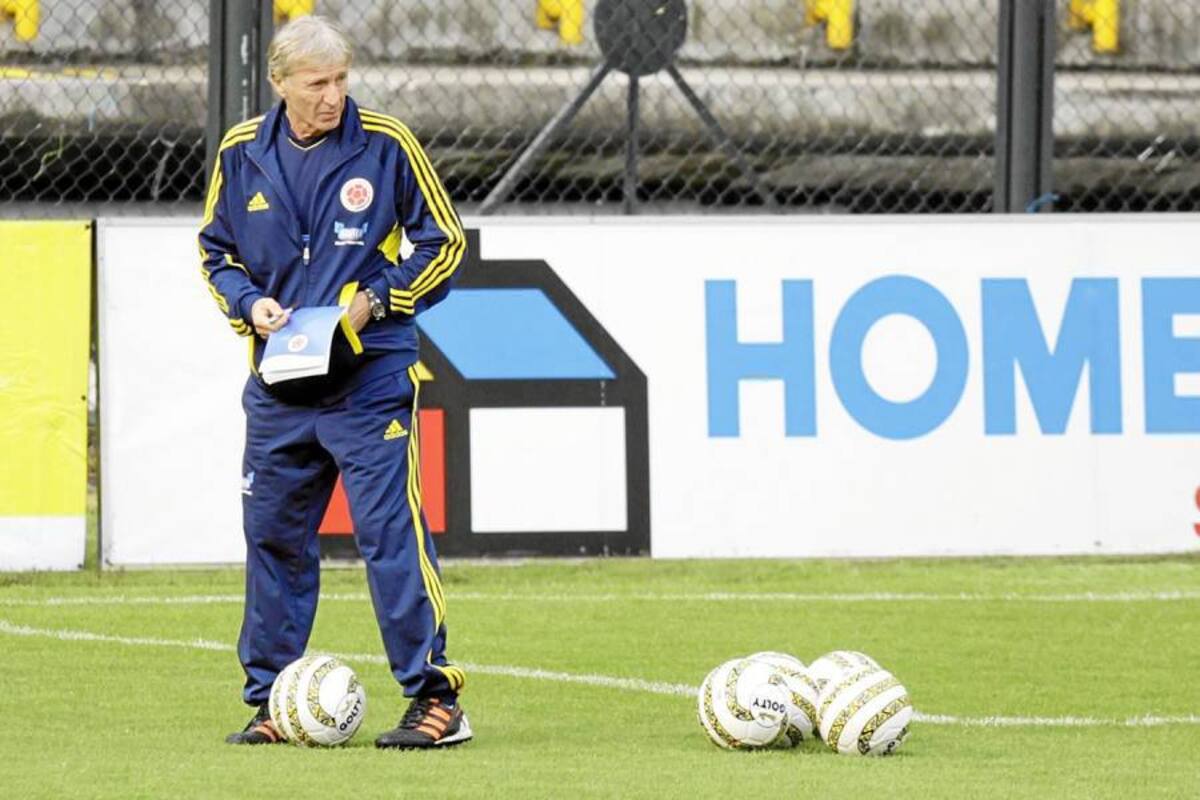 El argentino José Néstor Pékerman hizo ayer la primera convocatoria oficial para los partidos de la eliminatoria continental para la Copa Mundo de Brasil – 2014, llamando a 15 jugadores que militan en el exterior. (Foto: Archivo / VANGUARDIA LIBERAL)