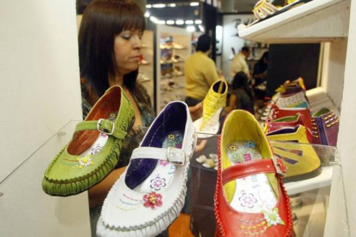 Mipymes de calzado, joyería y confecciones, que están en los procesos de internacionalización que adelanta la alcaldía, podrían certificarse.(Foto: Archivo/VANGUARDIA LIBERAL)