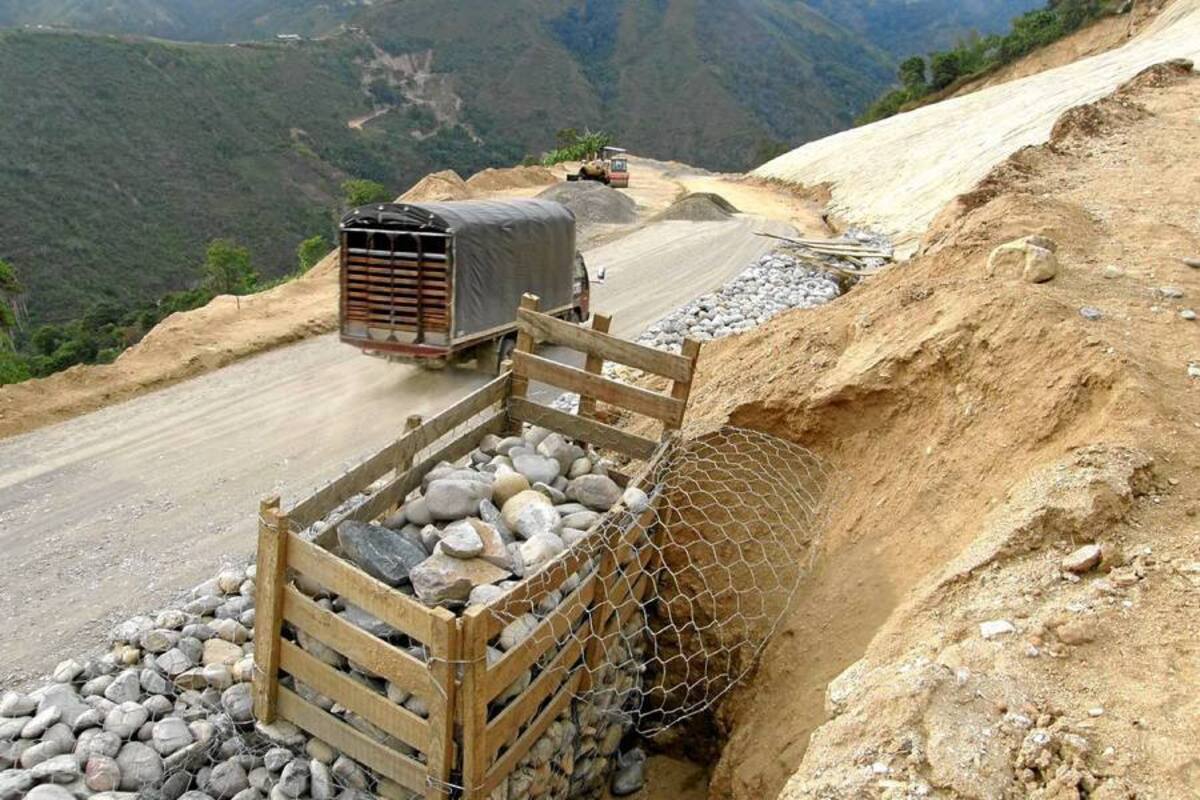 Se espera que para el tercer trimestre del año comiencen a ejecutarse las obras en los puntos críticos de la vía. (Foto: Archivo/VANGUARDIA LIBERAL )