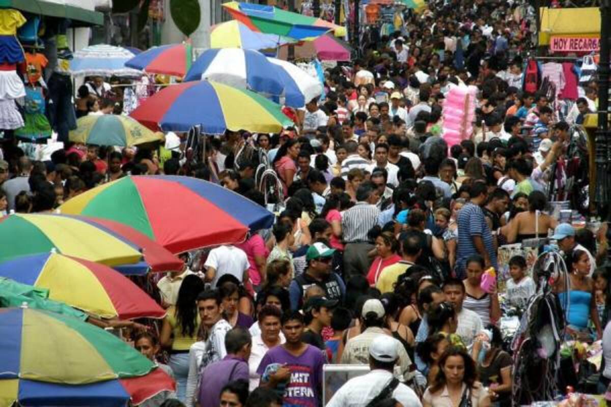 Según los expertos la razón del crecimiento de la informalidad es la revaluación del tipo de cambio y del modelo de desarrollo que propicia la sustitución de la mano de obra nacional.(Foto: Archivo/VANGUARDIA LIBERAL)