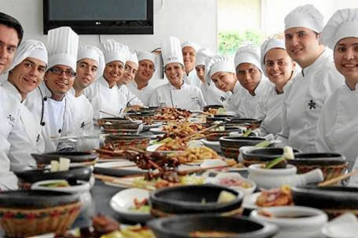 Aprendices Sena estarán mañana lunes en Barichara participando de este concurso que busca fortalecer el desarrollo de la gastronomía nacional. (Foto: Suministrada Sena/VANGUARDIA LIBERAL)
