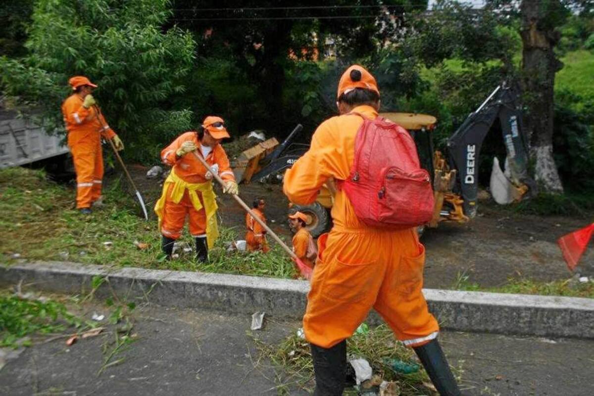 Recuperan zonas verdes en la vía hacia Guatiguará (Foto: Suministrada /VANGUARDIA LIBERAL)