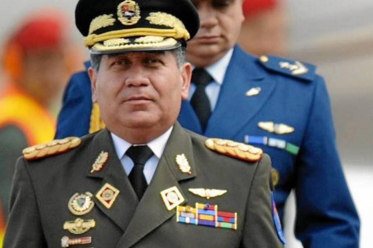 El general Henry Rangel Silva, actual ministro de Defensa de Venezuela, y el máximo líder de las Farc, Rodrigo Londoño Echeverri, alias ‘Timochenko’ o ‘Timoleón Jiménez’. (Foto: Colprensa/VANGUARDIA LIBERAL)
