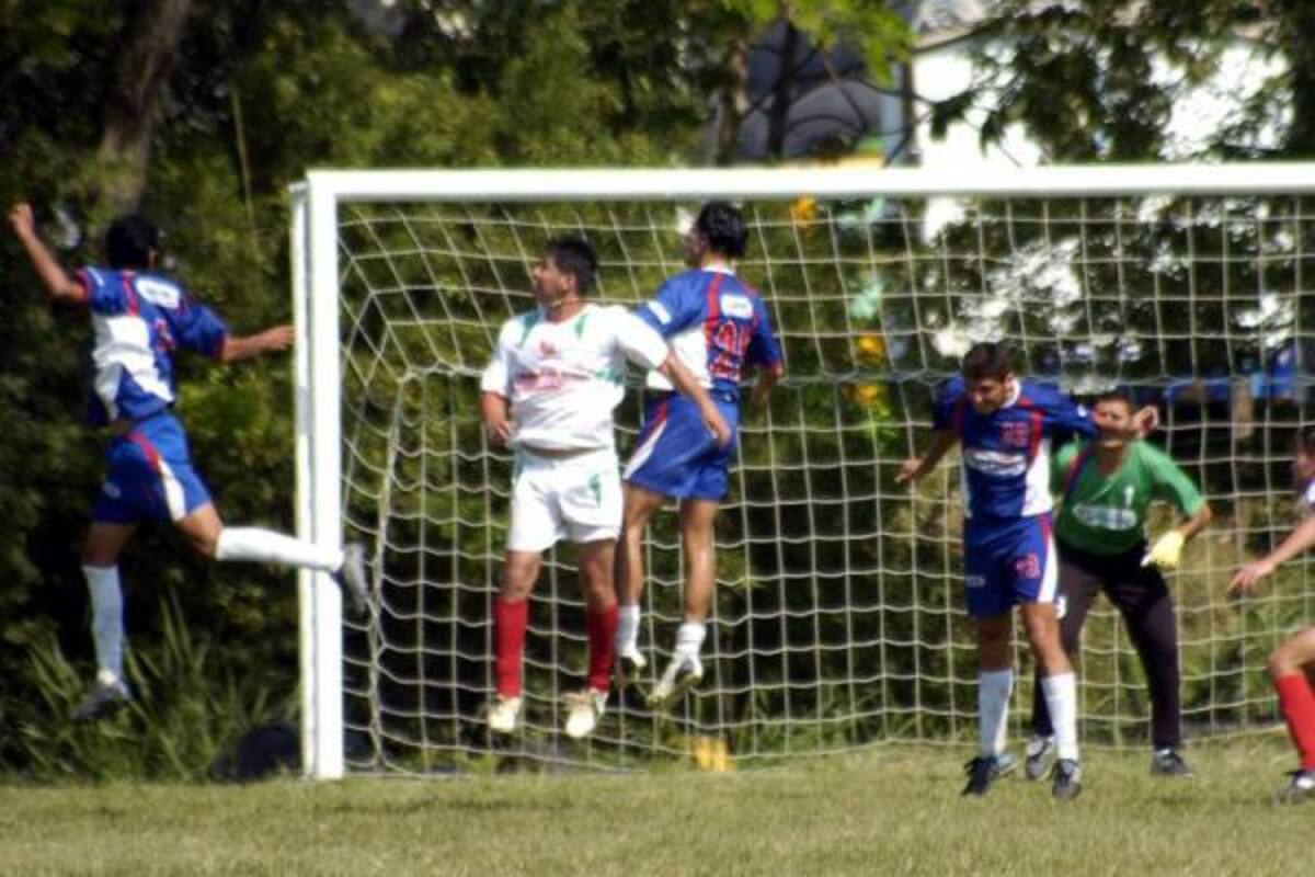 El equipo piedecuestano Fundejoven, mantiene su primera casilla como líder de la zona Oriente, al vencer 2-0 al once Aniversario de Cúcuta.(Foto: Archivo/VANGUARDIA LIBERAL)