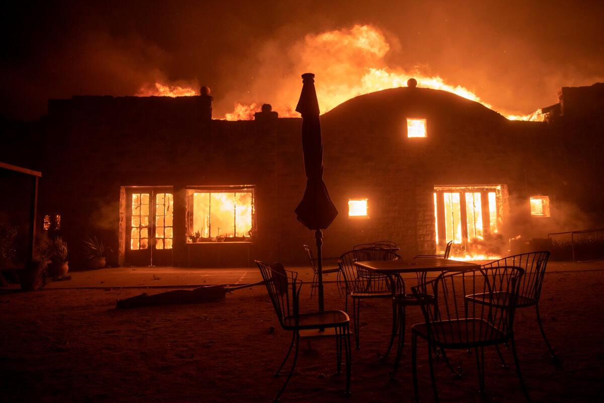 180.000 Evacuados y un millón sin electricidad por incendios en California (Foto: EFE)